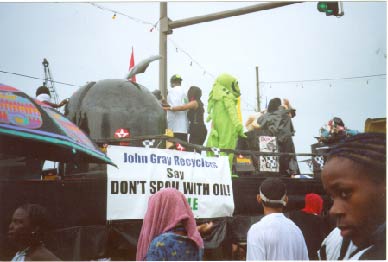 float_parade_2001_us_in_action.jpg